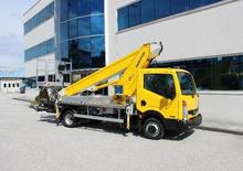 Nacelles télescopiques sur camion Multitel MT 222 EX