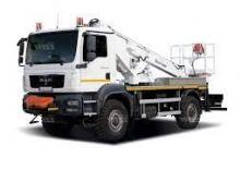 Nacelles télescopiques sur camion Bumar PMT-0180 