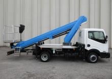 Nacelles télescopiques sur camion ISOLI PT200J