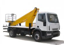 Nacelles télescopiques sur camion Safi SC 25
