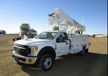 Nacelles télescopiques sur camion Terex TL37P 