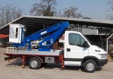 Nacelles télescopiques sur camion Colombo Giuseppe TLC 12/1