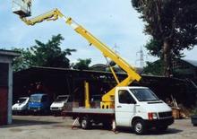 Nacelles télescopiques sur camion Colombo Giuseppe TLP 20/2