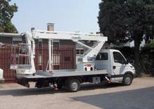 Nacelles télescopiques sur camion Colombo Giuseppe TLP 20/2