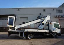 Nacelles télescopiques sur camion Movex TLR 18