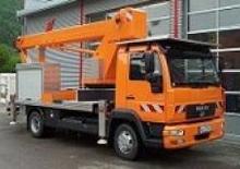 Nacelles télescopiques sur camion WUMAG WT 230