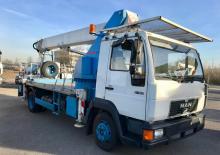 Nacelles télescopiques sur camion WUMAG WT 260