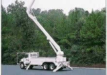 Nacelles à bras articulés montées sur remorque Altec A75