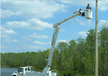 Nacelles à bras articulés montées sur remorque Altec AM55E