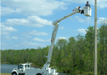 Nacelles à bras articulés montées sur remorque Altec AN50E