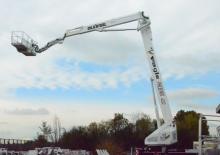 Nacelles à bras articulés montées sur remorque Oil & Steel Eagle Phoenix 4230
