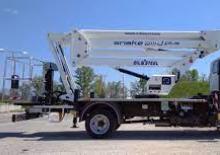 Nacelles à bras articulés montées sur remorque Oil & Steel Snake 2111J