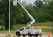 Nacelles à bras articulés montées sur remorque Altec AT235