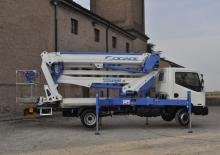 Nacelles à bras articulés montées sur camion Socage forSte 21 DJ Speed
