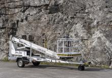 Nacelles télescopiques sur remorque Bronto Skylift Dino 150 Zx