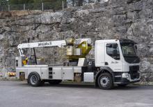 Nacelles télescopiques sur remorque Bronto Skylift 16 1T 1