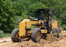 Niveleuses Caterpillar 120