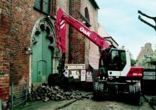 Excavatrice sur pneus O&K MH CITY
