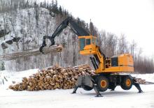 Excavatrice sur pneus Tanguay WL350