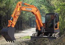 Excavatrice sur chenilles Doosan DX 80 R
