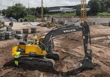 Excavatrice sur chenilles Volvo EC220ELR