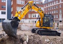 Excavatrice sur chenilles JCB JS130 LC
