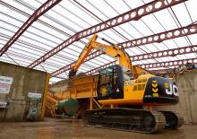 Excavatrice sur chenilles JCB JS190 LC