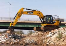 Excavatrice sur chenilles JCB JS220LC