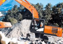 Excavatrice sur chenilles Hitachi ZX200-5G