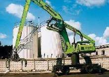 Excavatrice sur pneus Sennebogen 835 M-HD