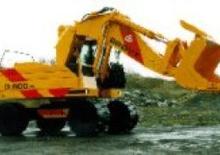 Excavatrice sur pneus BRØYT D 800 W