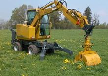 Excavatrices pour cimetières Lanz FB 3000