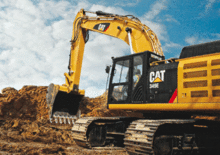 Excavatrice sur chenilles Caterpillar 374D L