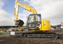 Excavatrice sur chenilles New Holland E140C SR LC