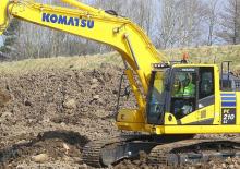 Excavatrice sur chenilles Komatsu PC210-11E0
