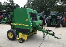 Presses à balles rondes John Deere 572