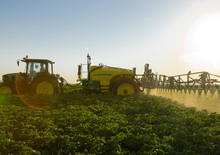 Pulverisateurs trainès John Deere 732