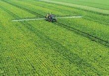 Pulverisateurs trainès John Deere M 944 i