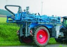 Pulverisateurs trainès Unia R 815 L