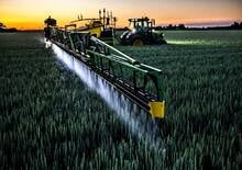 Pulverisateurs trainès John Deere R944i