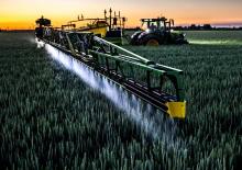 Pulverisateurs trainès John Deere R975i