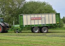 Remorques autochargeuses d'ensilage L. Bergmann Shuttle 860 S