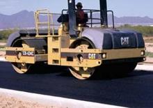 Rouleaux vibrants tandem Caterpillar CB 334 D