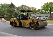 Rouleaux vibrants tandem Caterpillar CB15