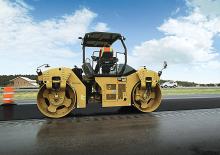 Rouleaux vibrants tandem Caterpillar CB68B