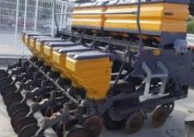 Semoirs Valtra BP 704	