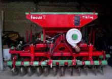Semoirs Unia Focus T 700/3 XL