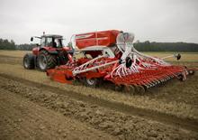 Semoirs Pöttinger Terrasem C 6 fertilizer