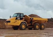 Tombereaux articulés Caterpillar 725