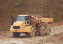 Tombereaux articulés Caterpillar 740B
